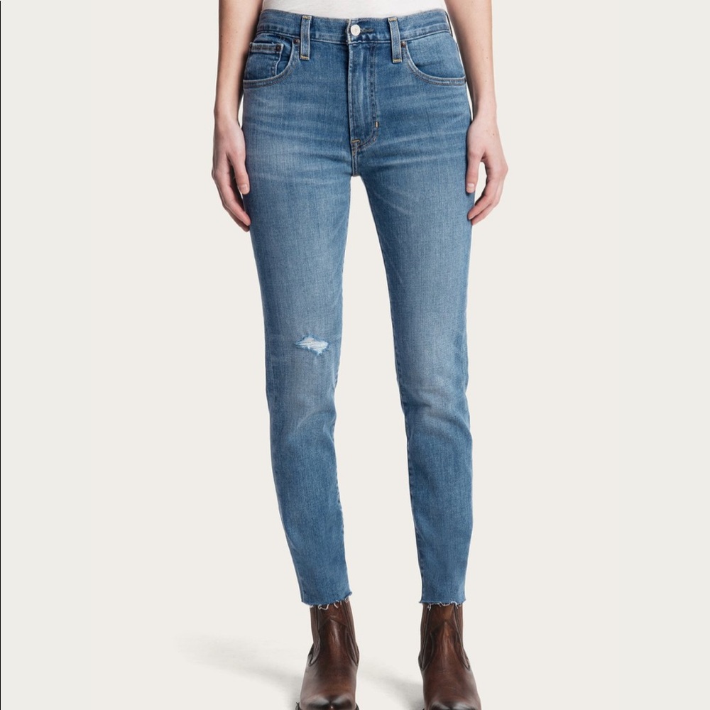 New FRYE cropped skinny Jean 😎